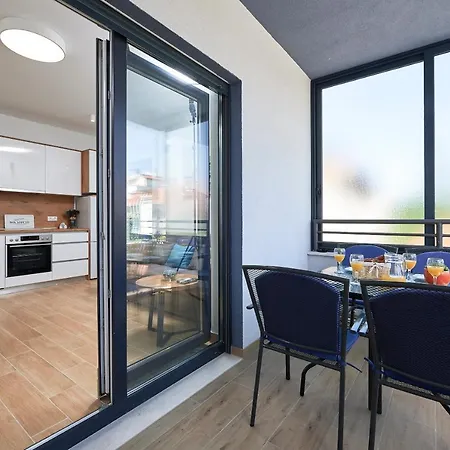 Antica Διαμέρισμα Τρογκίρ